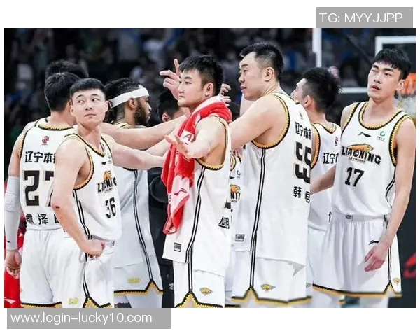 CBA季后赛辽宁队对阵新疆队第三场精彩对决全景回顾与分析